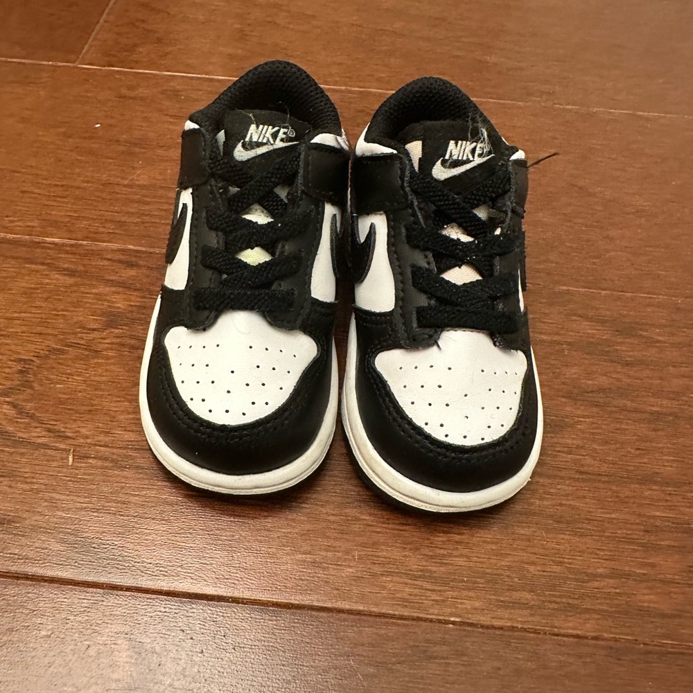 Nike Dunk Low Toddler Shoes Size 5C Black and White Sneakers
